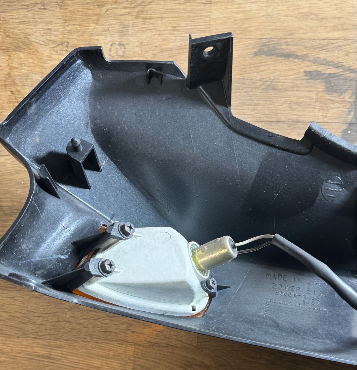 カワサキ　ZZR400 左右テールカウル　ウィンカー付き　球付き　お得セット_画像4