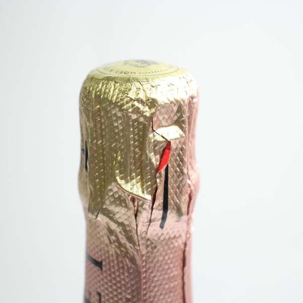 1 иен ~MOET&CHANDON( Moet&Chandon ) rose 12.5% 750ml * колпак плёнка повреждение O25K030030
