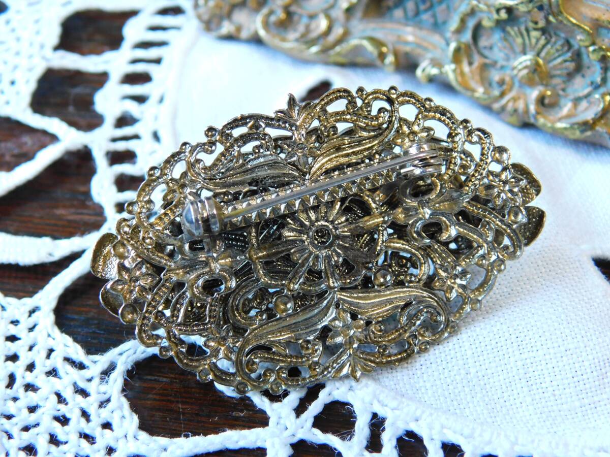  зеленый стразы. Vintage брошь fili Gree Teasgarden N0265