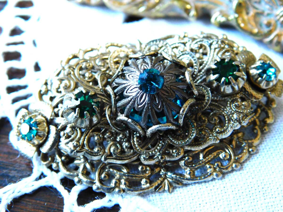  зеленый стразы. Vintage брошь fili Gree Teasgarden N0265