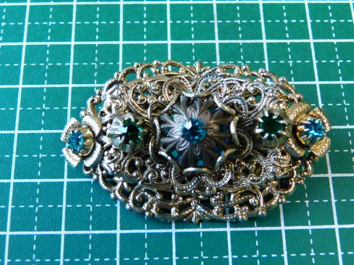  зеленый стразы. Vintage брошь fili Gree Teasgarden N0265