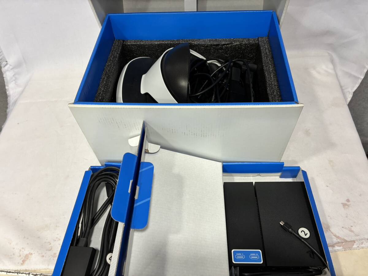 4.2 SONY PS4 PSVR CUH-ZVR1 詳細不明 現状品 動作未確認_画像2