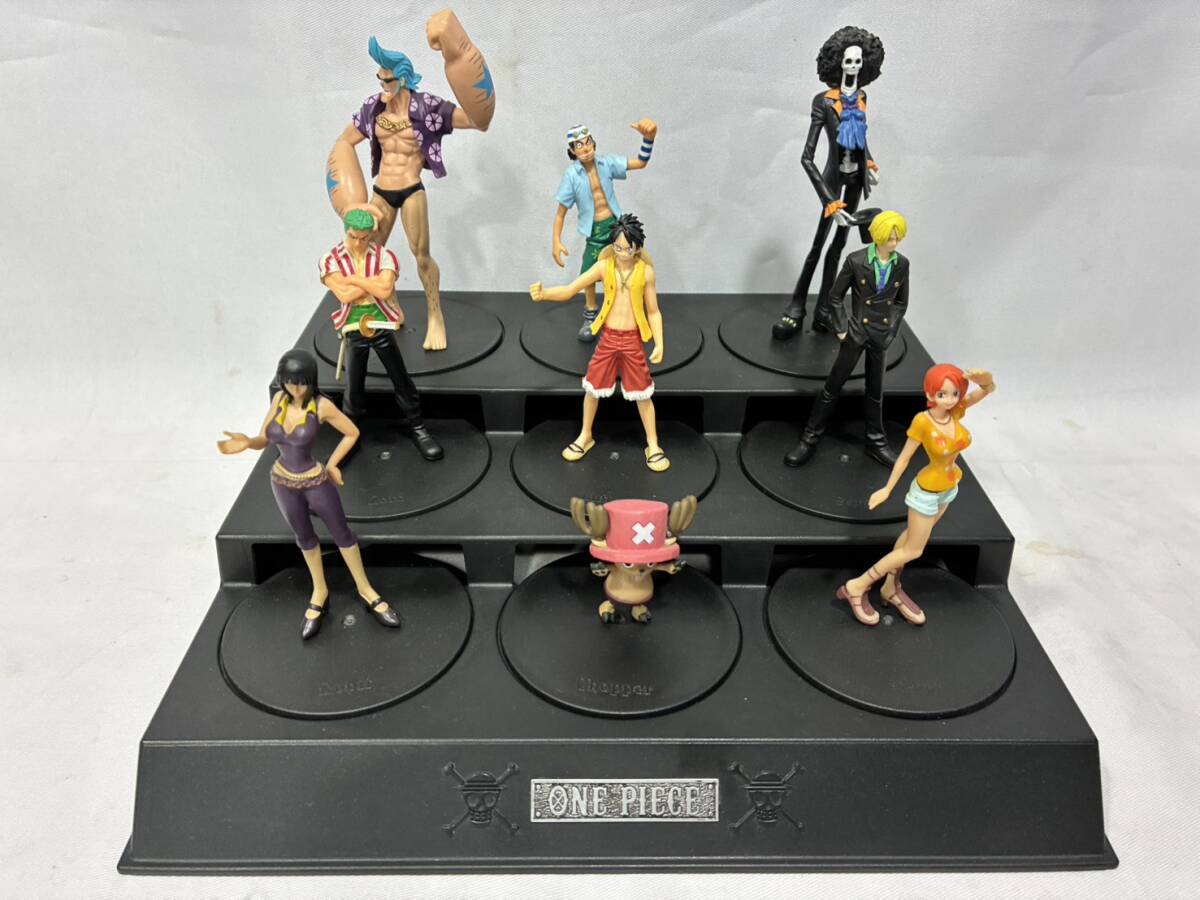 4.6 ONE PIECE ワンピース フィギュア 詳細不明_画像1