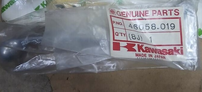 Z200.KH125等　カワサキ純正　右レバー　ブレーキレバー　46058-019 販売終了品　旧車、絶版車_画像2