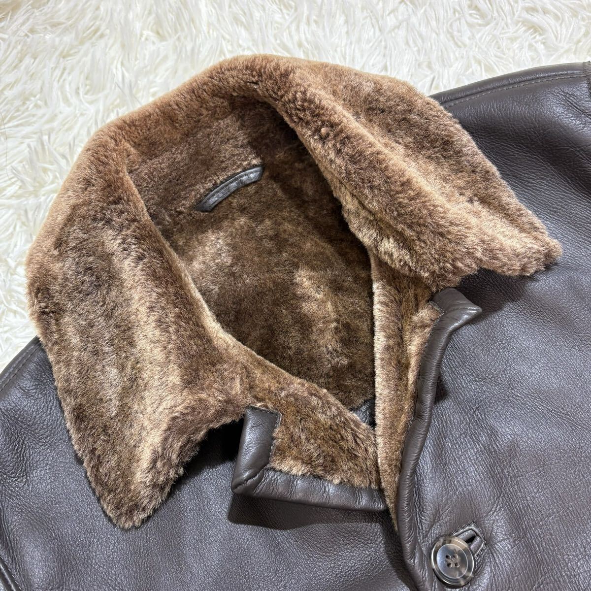 定価100万相当!!!ヒューゴボス【二度と出会えない逸材】 HUGO BOSS リアルムートンコート 50 XL相当 羊革 ラムレザー ロング丈◎ 極暖 秋冬_画像4