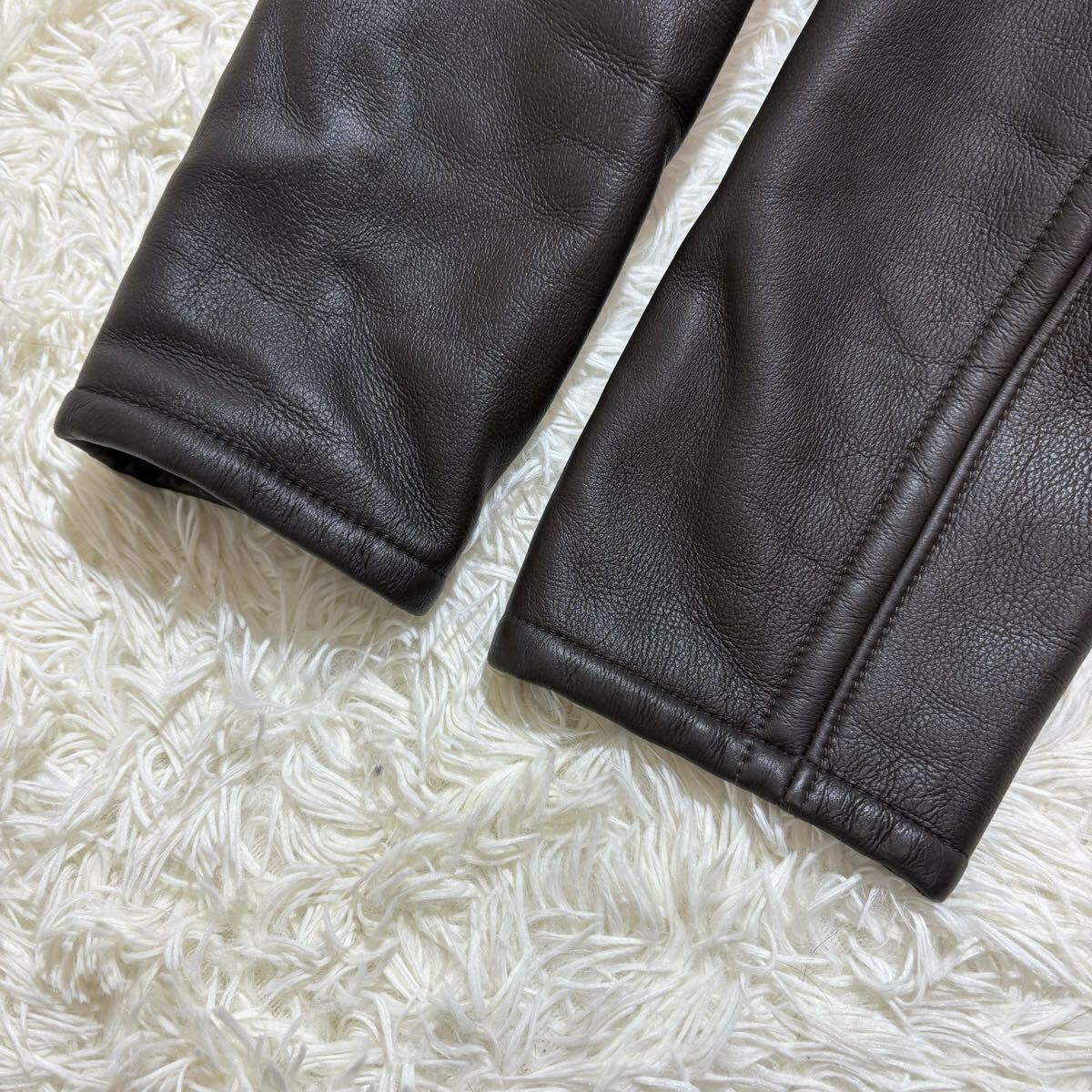 定価100万相当!!!ヒューゴボス【二度と出会えない逸材】 HUGO BOSS リアルムートンコート 50 XL相当 羊革 ラムレザー ロング丈◎ 極暖 秋冬_画像6