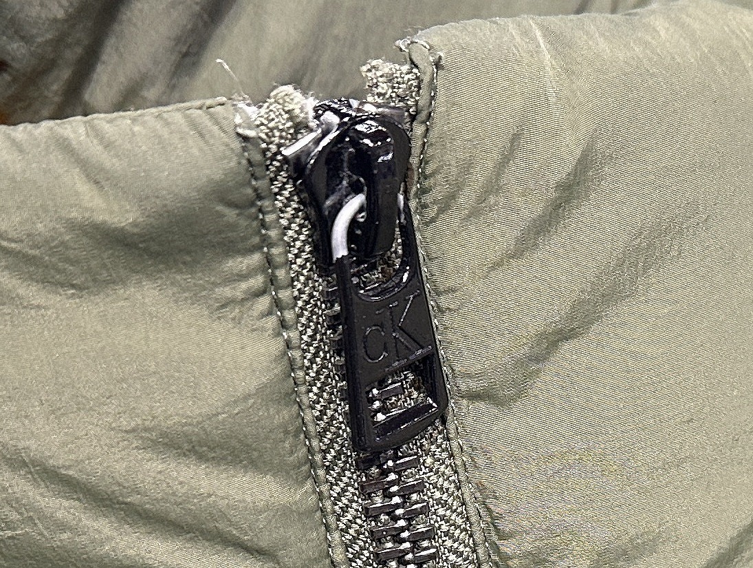 美品 カルバンクラインジーンズ ダウンジャケット XL メンズ グリーン ナイロン ロゴプリント J322258_画像7