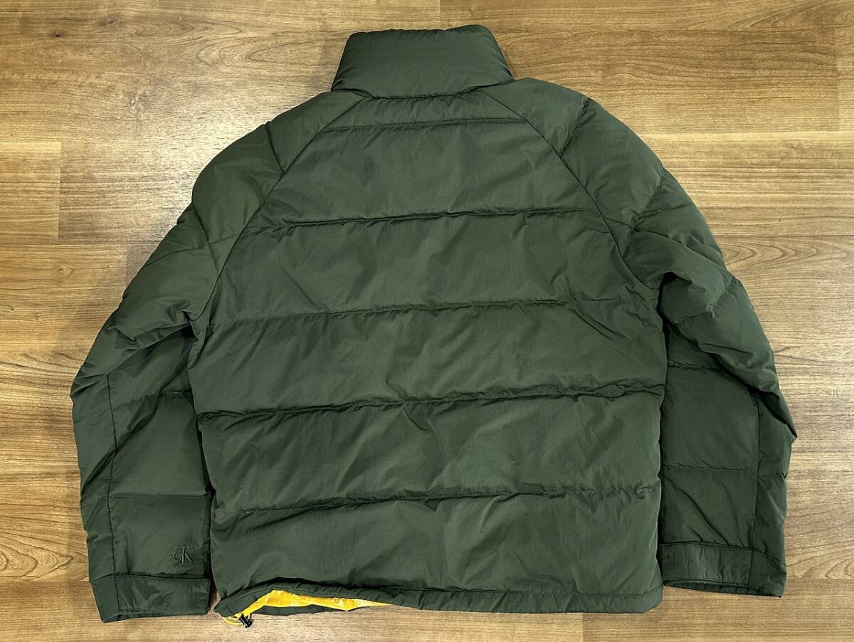 美品 カルバンクラインジーンズ ダウンジャケット XL メンズ グリーン ナイロン ロゴプリント J322258_画像4