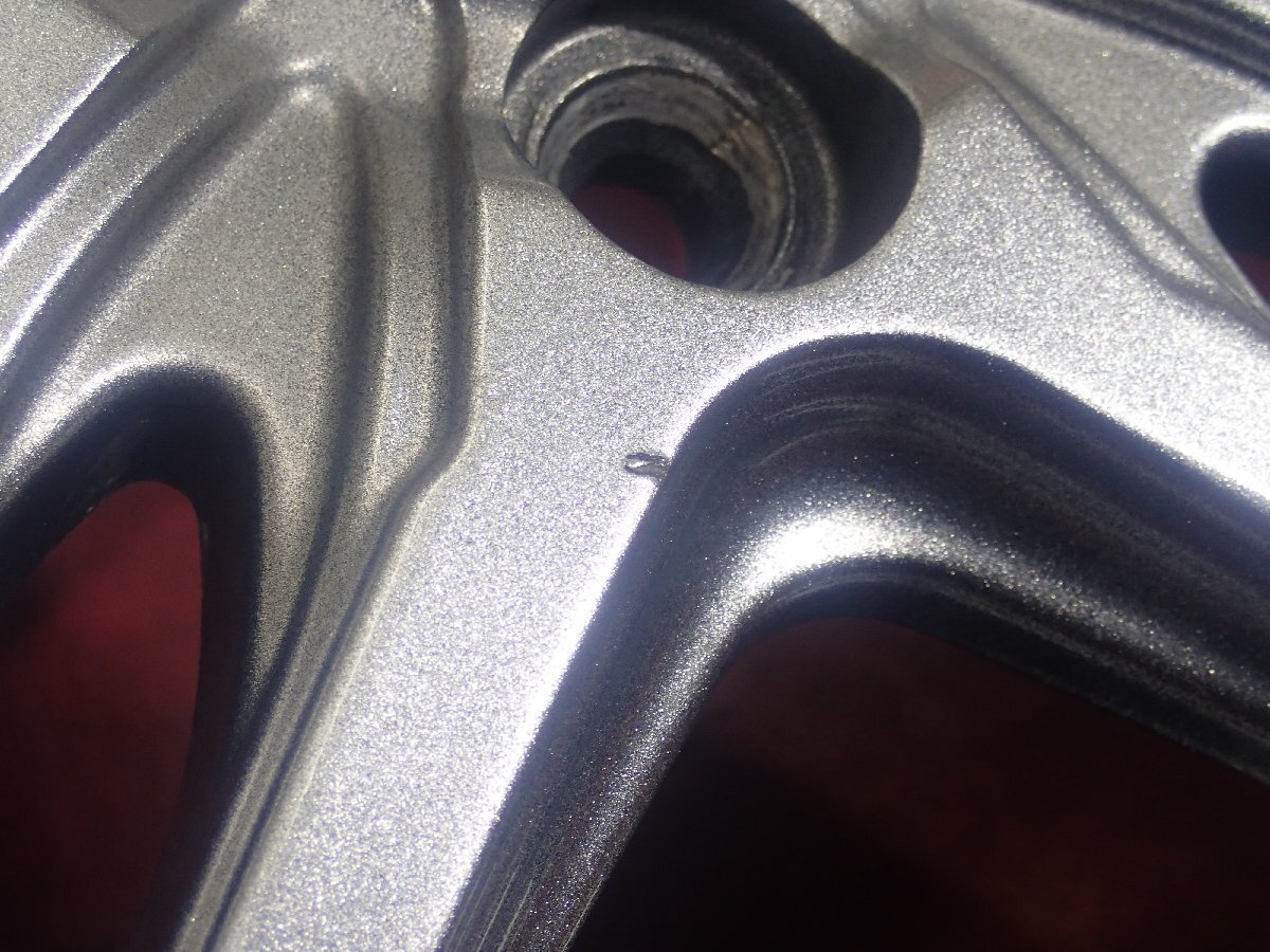 R14●【軽自動車向け:メタリックシルバー色】中古ホイール /PCD 100/4.5J ★4本(H-8624A)送料無料/沖縄別途_画像6