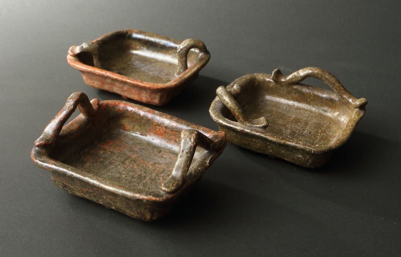 委託HK◇伝宗入 赤楽手付向付 3客（茶道具 懐石具 陶磁器 陶芸 京焼 楽焼 赤楽 皿 料理 菓子 食器 銘々皿 和食 千家十職 時代物）_画像2