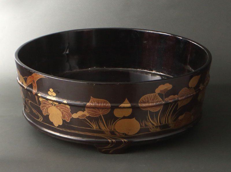 委託HK◇時代 桐文・葵蒔絵馬盥（漆芸 工芸 民芸 馬盥 水盤 たらい うまだらい 桶 生け花 古物 骨董 古美術 古道具 ）_画像2