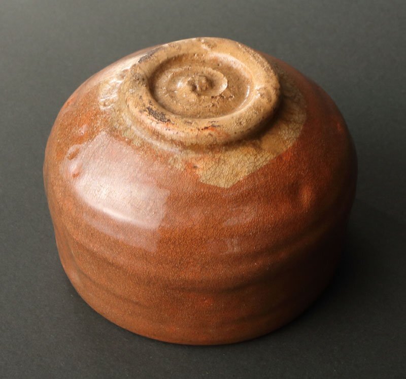 委託HK◇六閑斎 手造赤茶碗 銘「初霜」 ※仕覆添え（楽茶碗 赤楽 京焼 楽焼 茶道具 陶磁器 陶芸 裏千家 家元 今日庵 手造 炉 冬 11月 濃茶_画像5