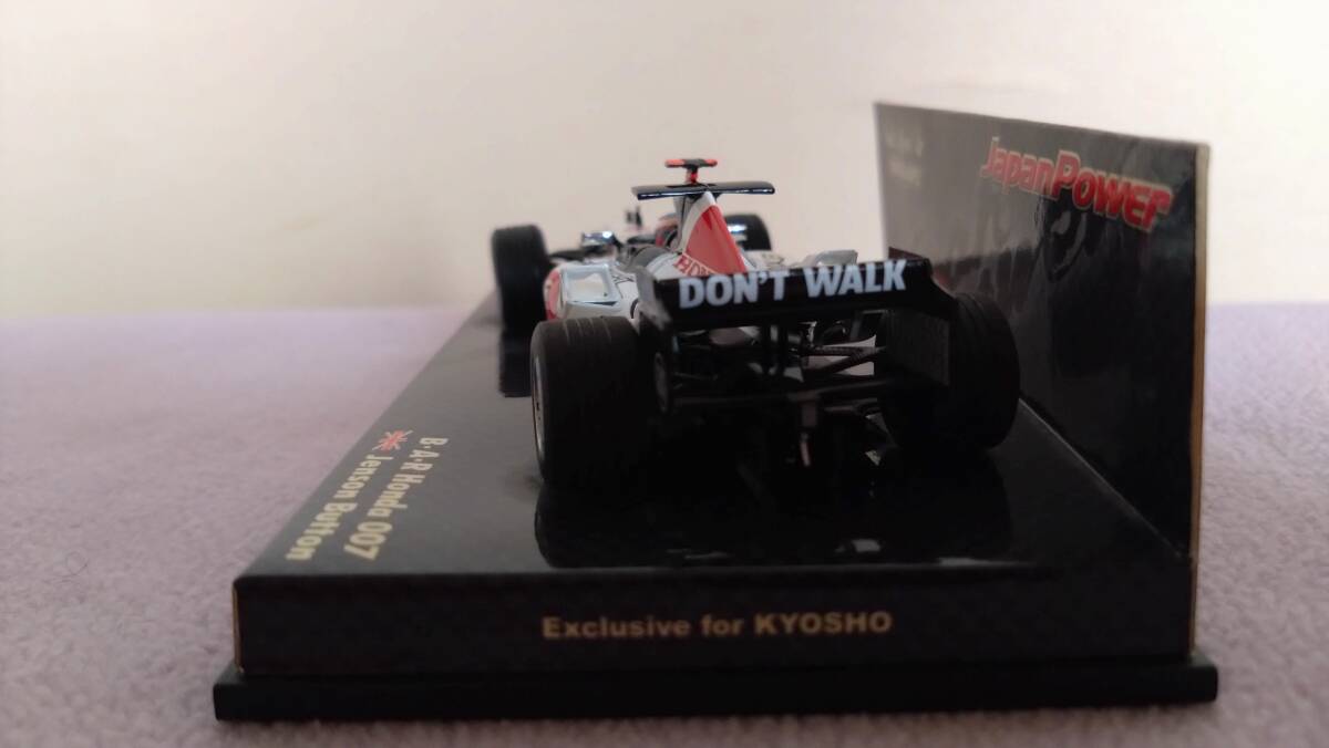 『難あり』中国ＧＰデカール付き ＢＡＲ ＨＯＮＤＡ ００７ Ｊ・バトン_画像4