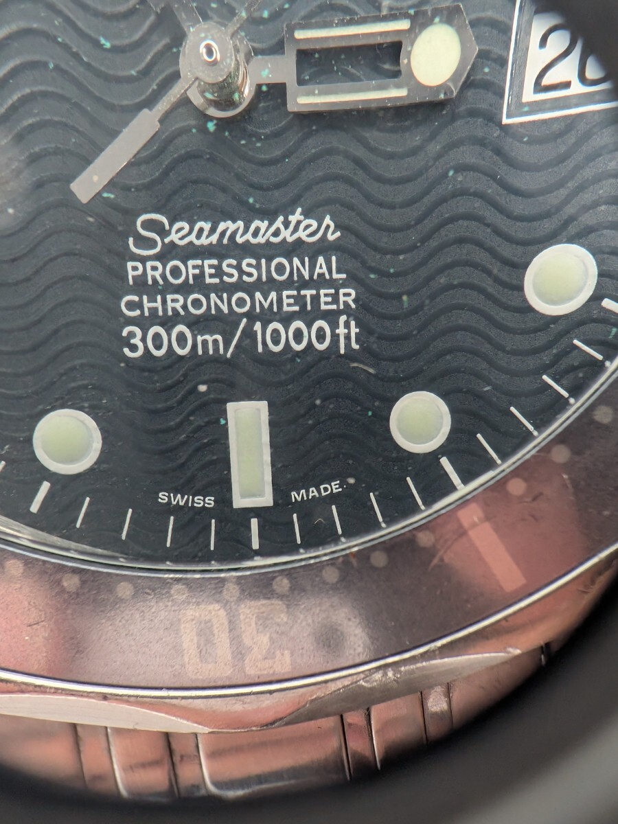 【1円スタート】OMEGA オメガ Seamaster シーマスター 300m/1000ft 自動巻き 退色ベゼル ※稼働 社外箱あり 余りコマあり ベルト留まらない_画像6