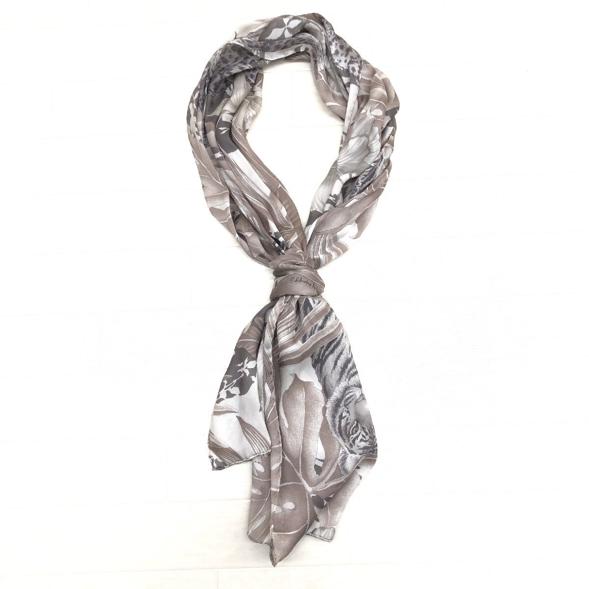  сделано в Италии Salvatore Ferragamo Ferragamo тигр рисунок шелк 100% бирка есть палантин уголь blau общий рисунок шарф Италия производства женский женщина 