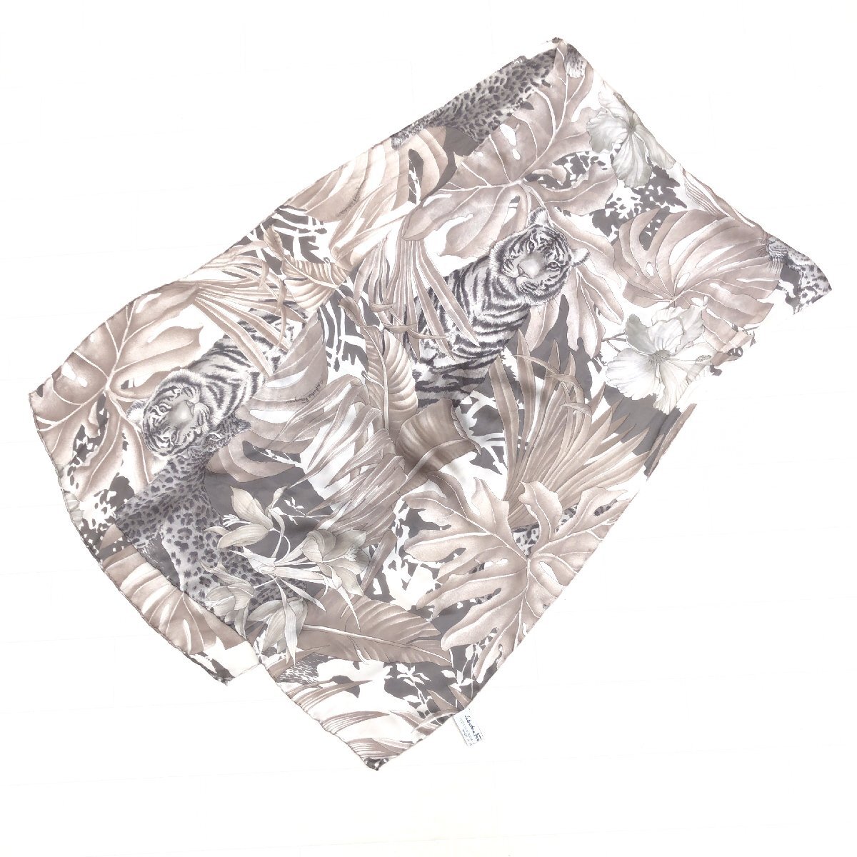 сделано в Италии Salvatore Ferragamo Ferragamo тигр рисунок шелк 100% бирка есть палантин уголь blau общий рисунок шарф Италия производства женский женщина 