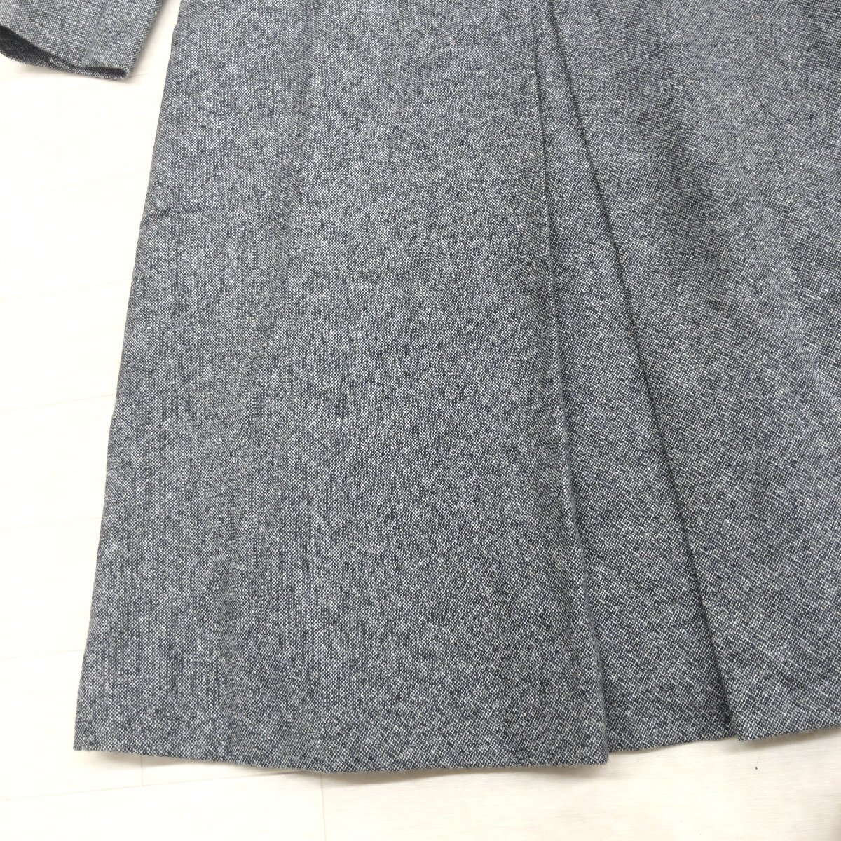 23区 ニジュウサンク MOON社製生地 ウール100% タック フレア ドレス ワンピース 36(S) グレー系 ミディ丈 長袖 レディース 女性用_画像6