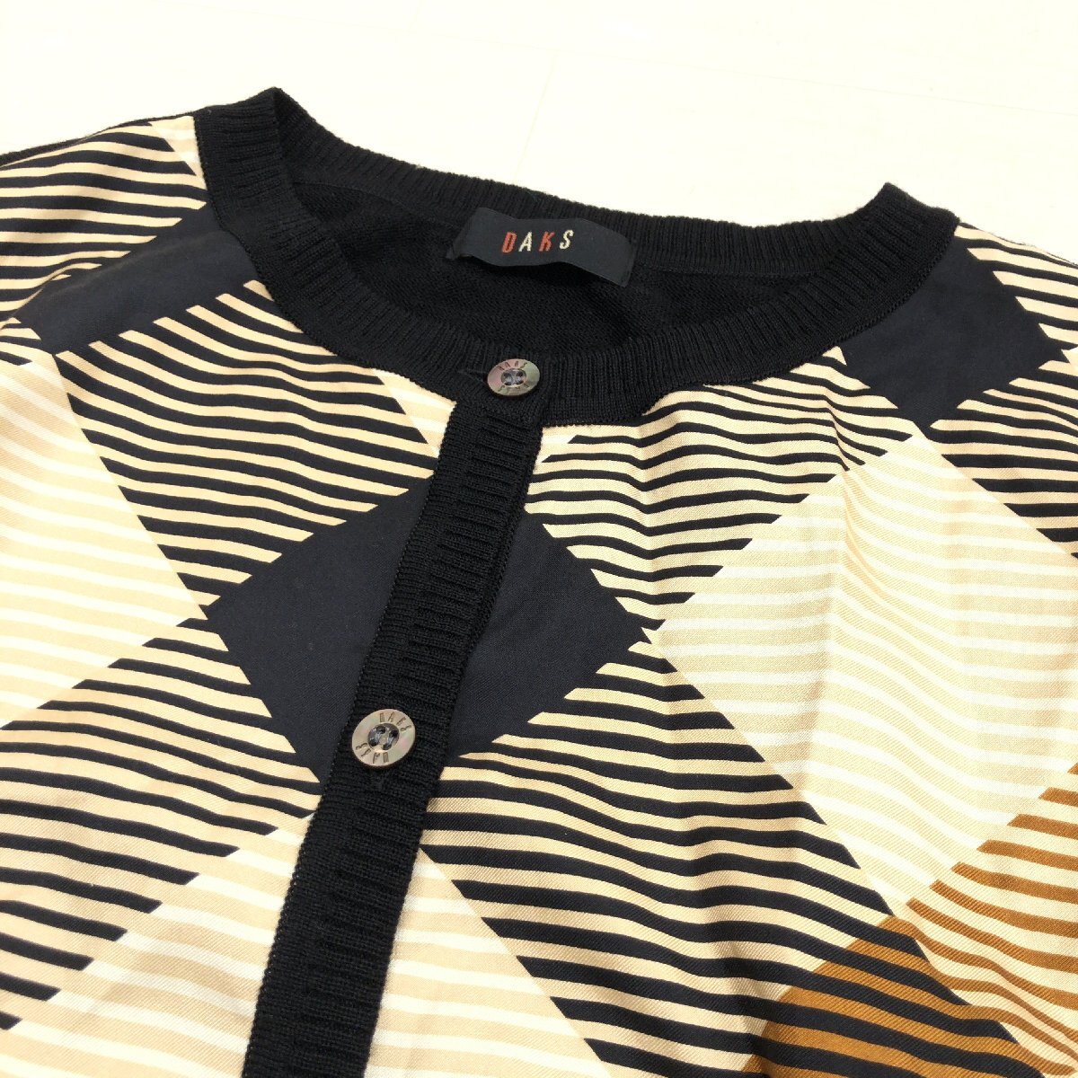 DAKS ダックス シルク フロント切替 ゆったり ウール ニット カーディガン F 黒系 ブラック系 日本製 羽織り 長袖 レディース 三共生興_画像4