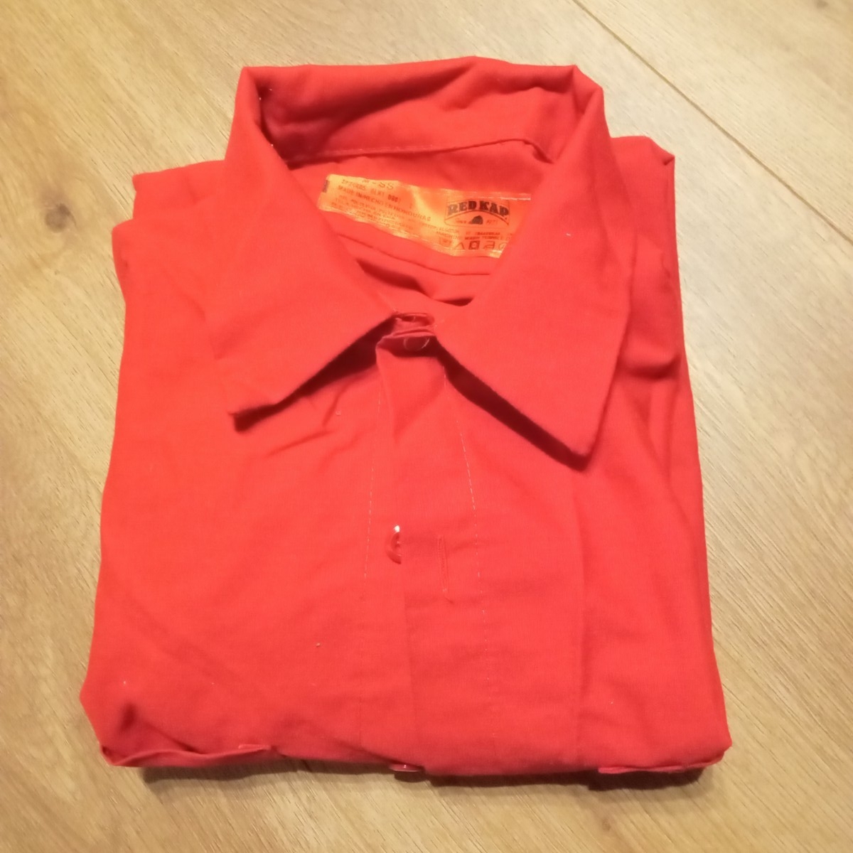 ■■送料無料■■REDKAP製 ビンテージ 半袖 ワークシャツ 赤 レッド vintage 丈夫 古着 Мサイズ 難アリ_画像2