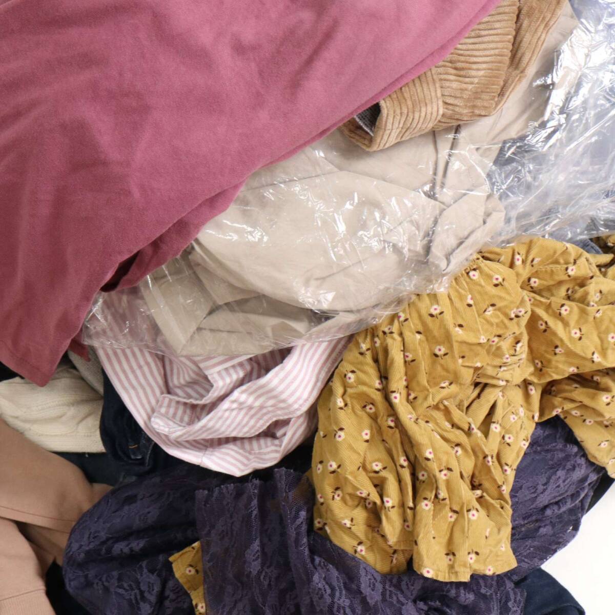 【大量! GU 58点】 GU ジーユーのみ レディース トップス ボトムス アウター まとめ売り 卸売り 卸 業販 アソート Sz.F_画像5