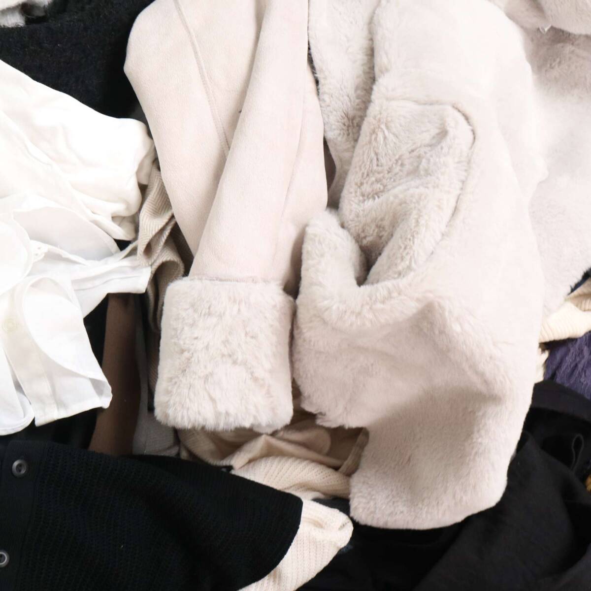 【大量! GU 58点】 GU ジーユーのみ レディース トップス ボトムス アウター まとめ売り 卸売り 卸 業販 アソート Sz.F_画像8