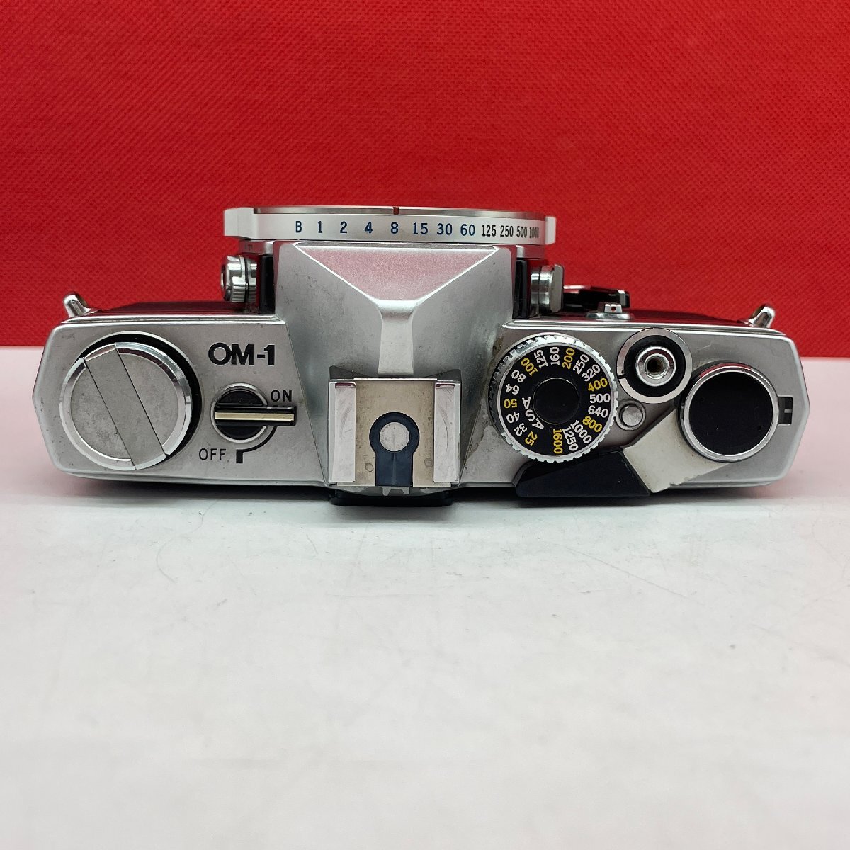 ◎19 OLYMPUS OM-1 シルバー フィルム一眼レフカメラ ボディ 動作品 1円スタート オリンパス_画像5