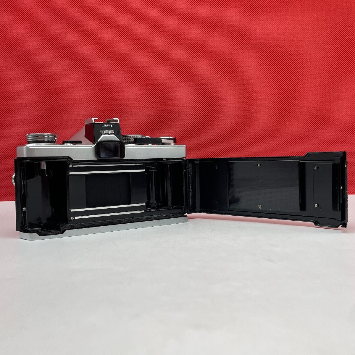 ◎17 OLYMPUS OM-1 シルバー フィルム一眼レフカメラ ボディ 動作品 1円スタート オリンパス_画像7