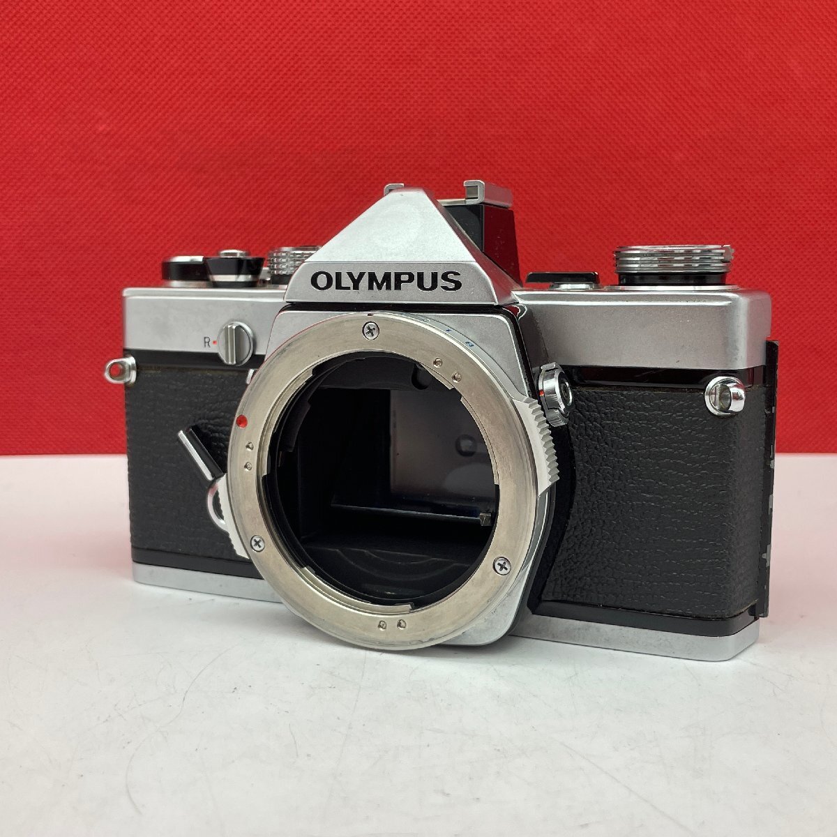 ◎19 OLYMPUS OM-1 シルバー フィルム一眼レフカメラ ボディ 動作品 1円スタート オリンパス_画像1