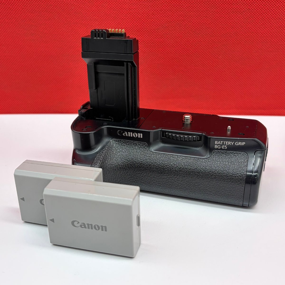 +51 Canon BATTERY GRIP BG-E5 バッテリーグリップ アクセサリー 現状品 キャノン_画像1
