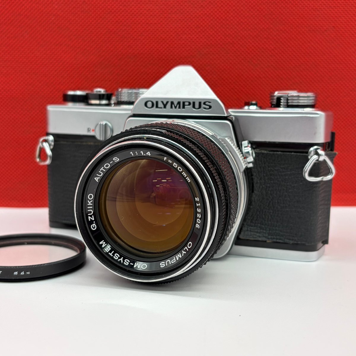 R204 OLYMPUS OM-1 シルバー OM-SYSTEM G.ZUIKO AUTO-S F1.4 50mm フィルム一眼レフカメラ 現状品 1円スタート オリンパス_画像1