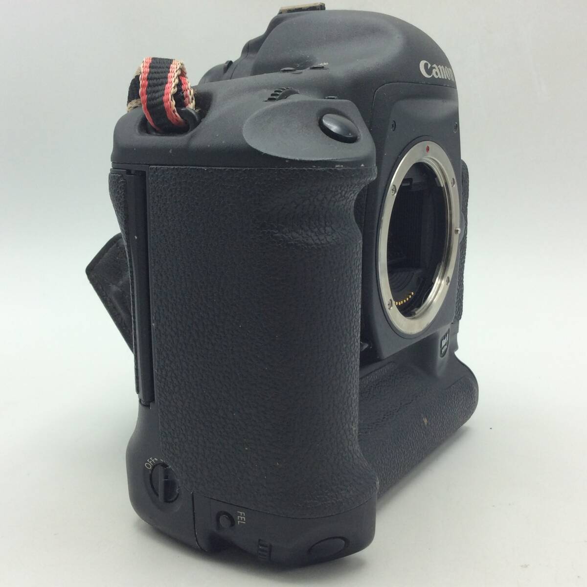 RR1★【通電/動作/精度未確認】デジタル一眼レフカメラ Canon キャノン EOS-1 D MarkⅡ DS126051 付属品あり 現状品 ジャンク品_画像3