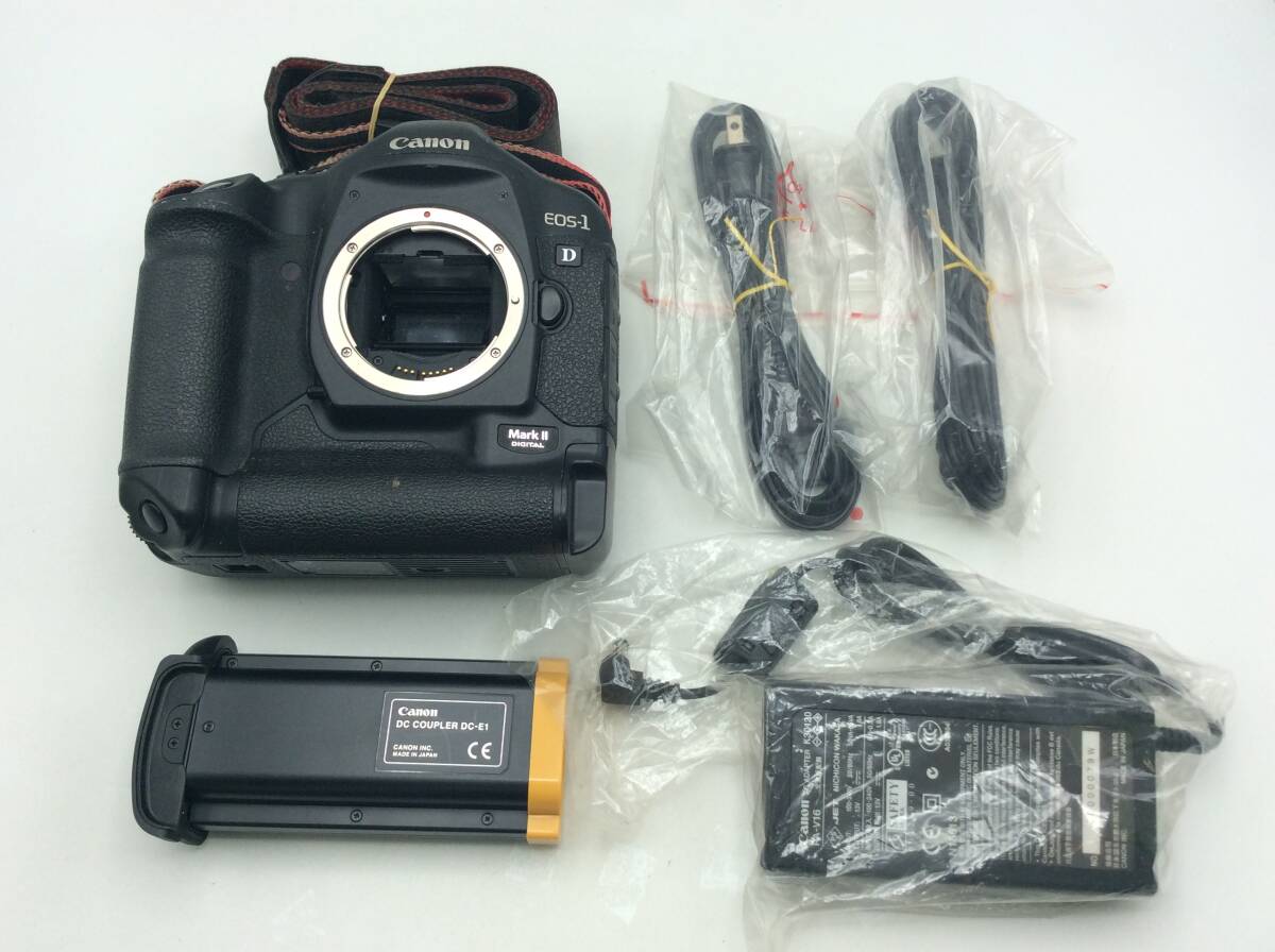 RR1★【通電/動作/精度未確認】デジタル一眼レフカメラ Canon キャノン EOS-1 D MarkⅡ DS126051 付属品あり 現状品 ジャンク品_画像1