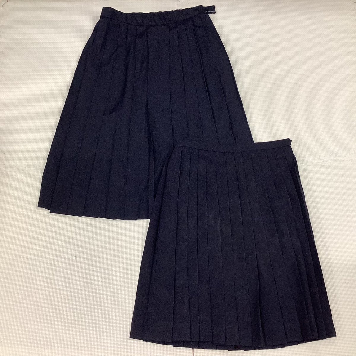 [I1798/箱] 女子制服 8点 /兵庫方面/東北方面/ジャンパースカート/冬夏スカート/紺色/チェック/学生服/女子/まとめ売/訳アリ/ジャンク品/_画像4