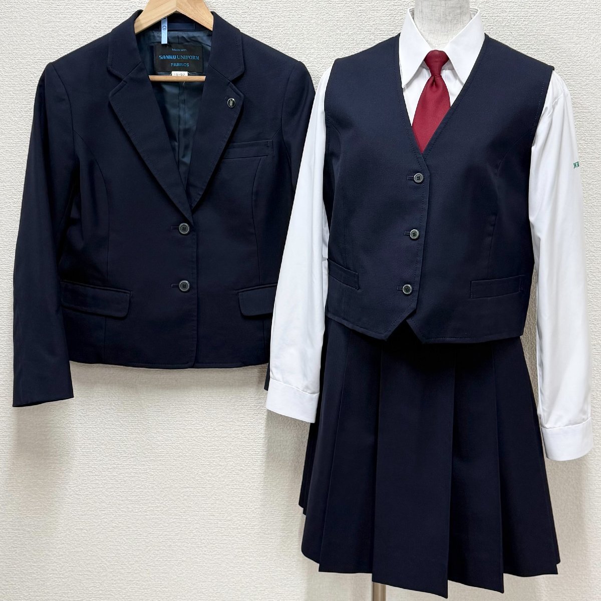 [A2128/A]愛知県 美和高校 旧制服 5点 /校章付/ブレザー:15-57/ベスト:15/ブラウス:LL程度/冬スカート:W69/ネクタイ/制服/学生服/女子学生_画像1