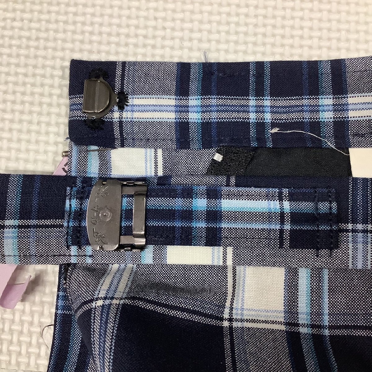 [I1826/Y]福島県 安達東高校 1点 /希少/閉校/統合/特大/大きい/夏スカート:W95丈57/紺×白×水色/チェック/夏用/TOMBOW VARSITYMATE/学生服_画像3