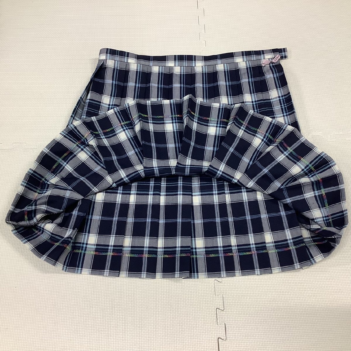 [I1826/Y]福島県 安達東高校 1点 /希少/閉校/統合/特大/大きい/夏スカート:W95丈57/紺×白×水色/チェック/夏用/TOMBOW VARSITYMATE/学生服_画像2