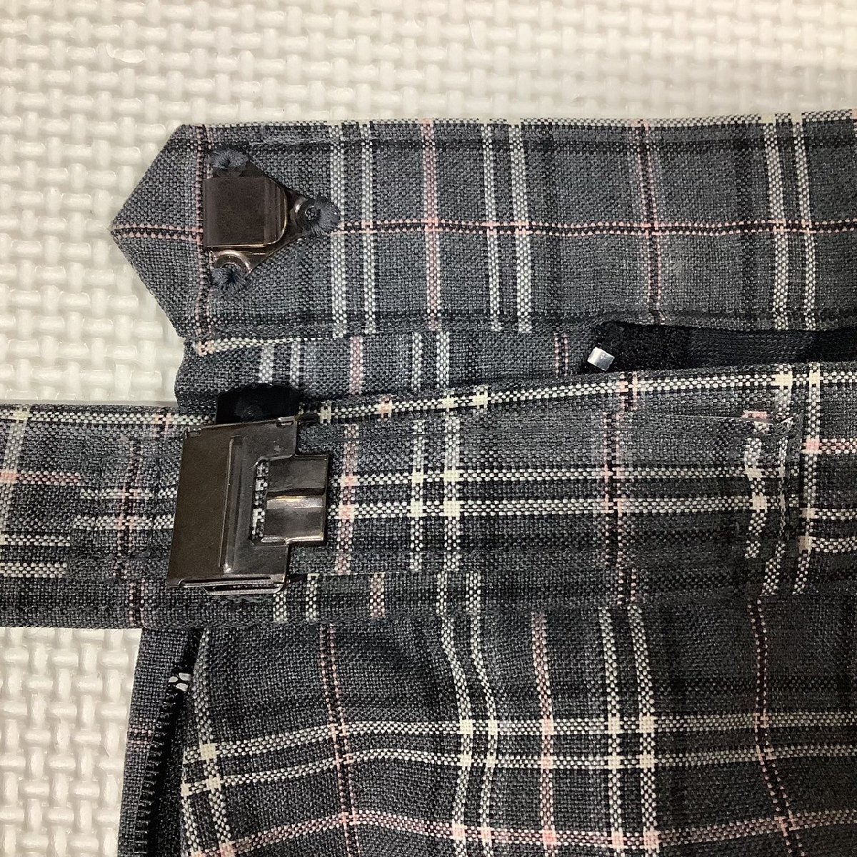 [I1830/]兵庫県 明石城西高校 2点 /大きい/指定品/半袖ブラウス:EL/夏スカート:W78丈65/白/グレー/チェック柄/ロゴ刺繍/夏服/中学/学生服_画像8