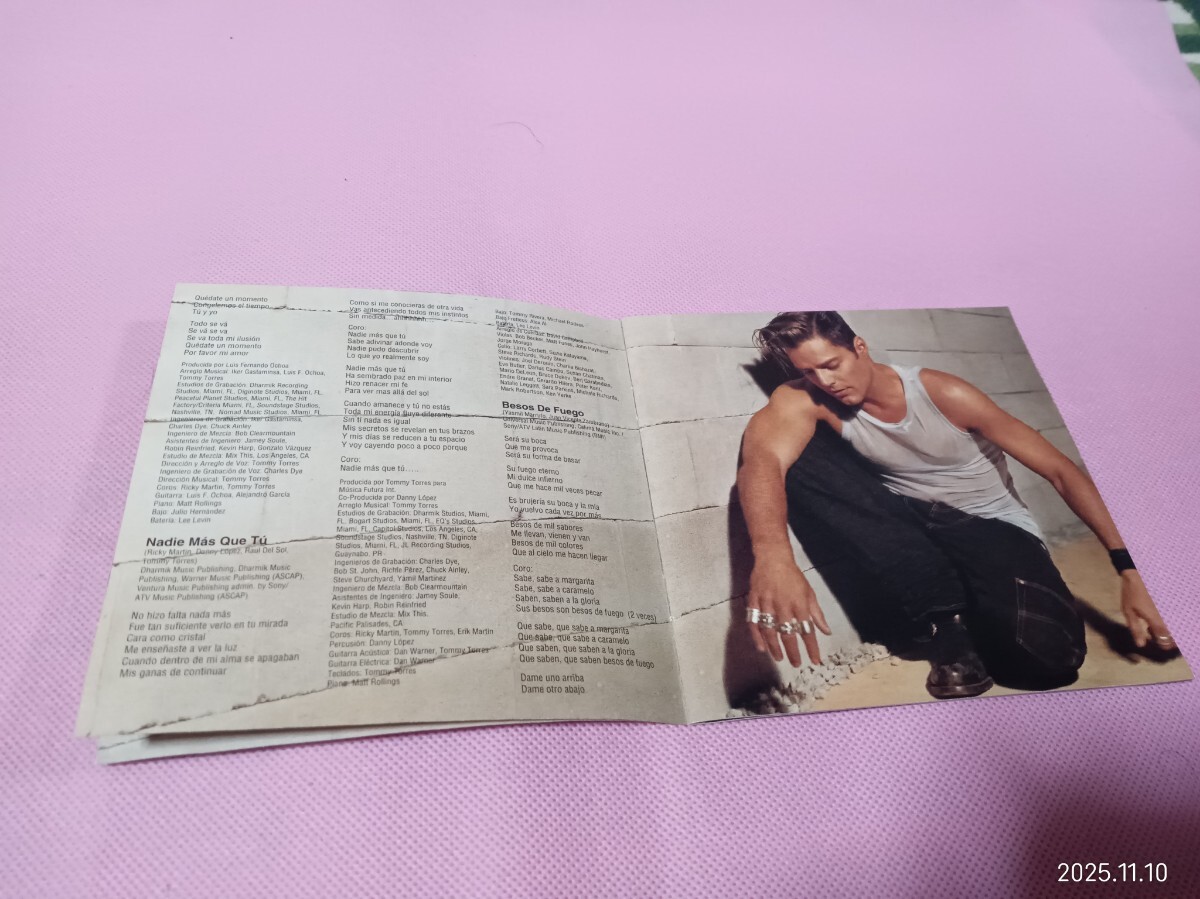 キCD 2枚組　リッキー・マーティン　/ アルマス・デル・シレンシオ_画像5