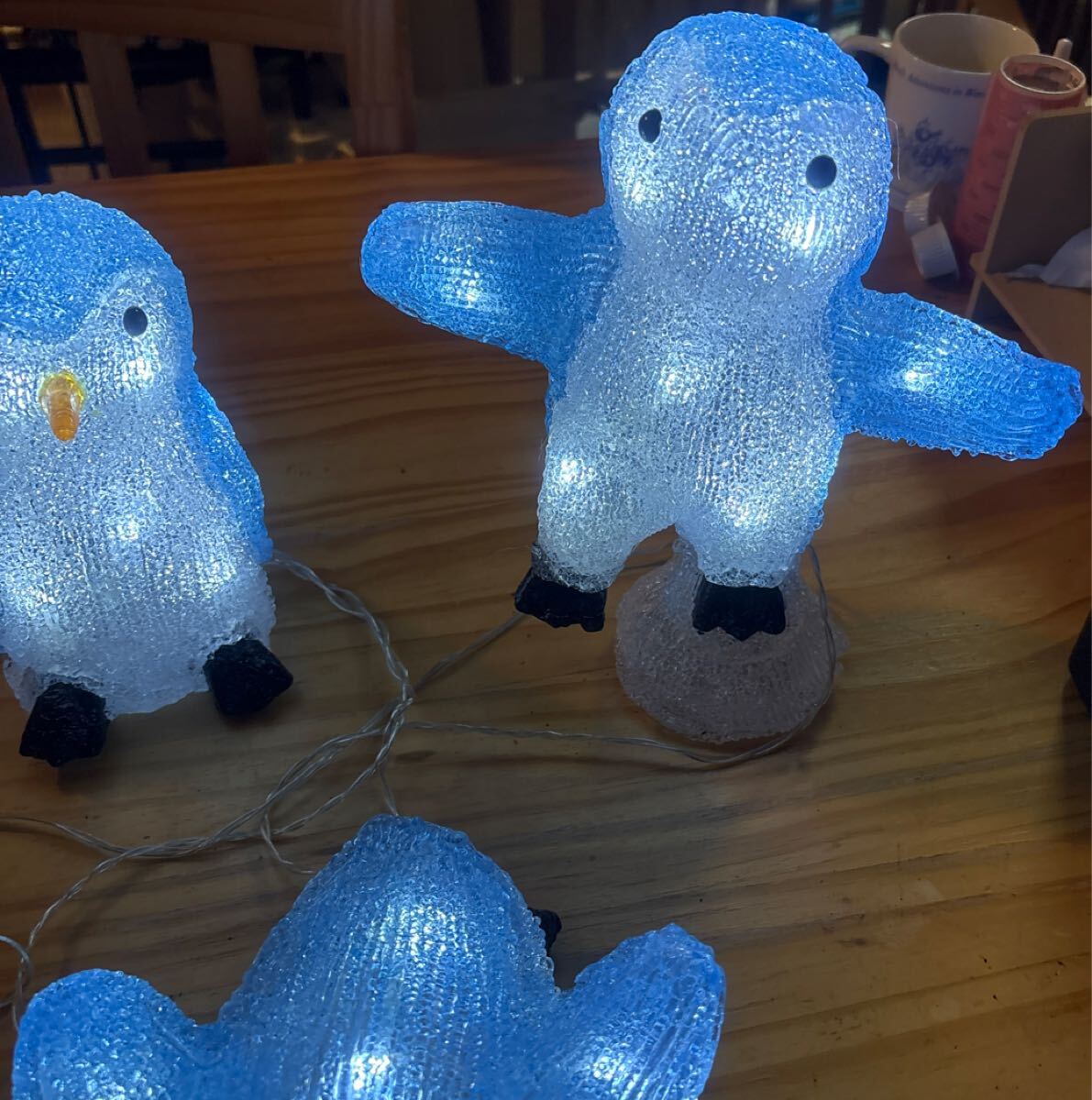 クリスマス　 ペンギンLED 3体　コンセントタイプ　鼻折れあります。_画像4