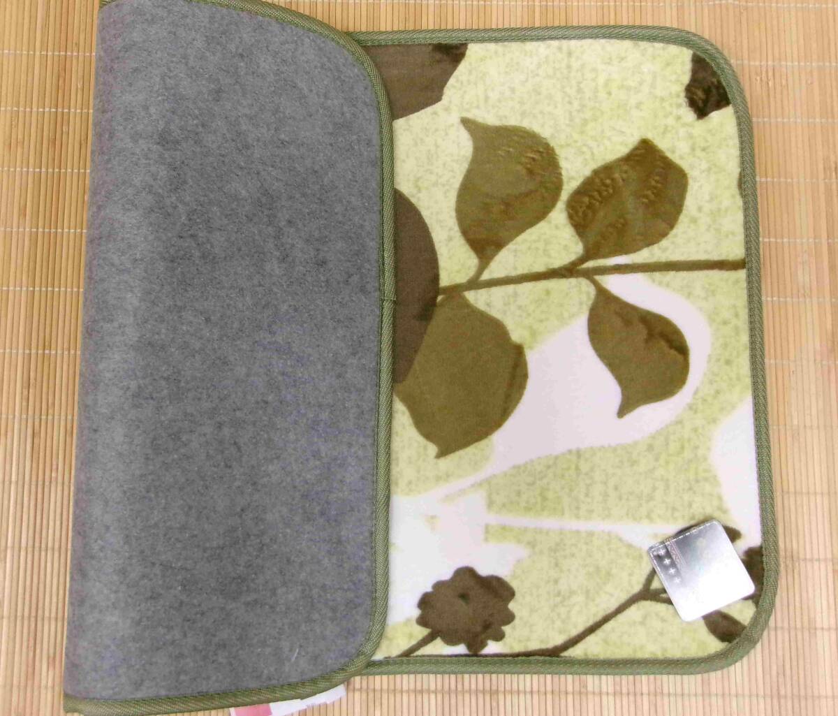 キッチンマット 50×80cm ラグの端材で製作 玄関マット ロングマット ベットの前に 部屋の入口にMS-13 全国送料無料_画像2