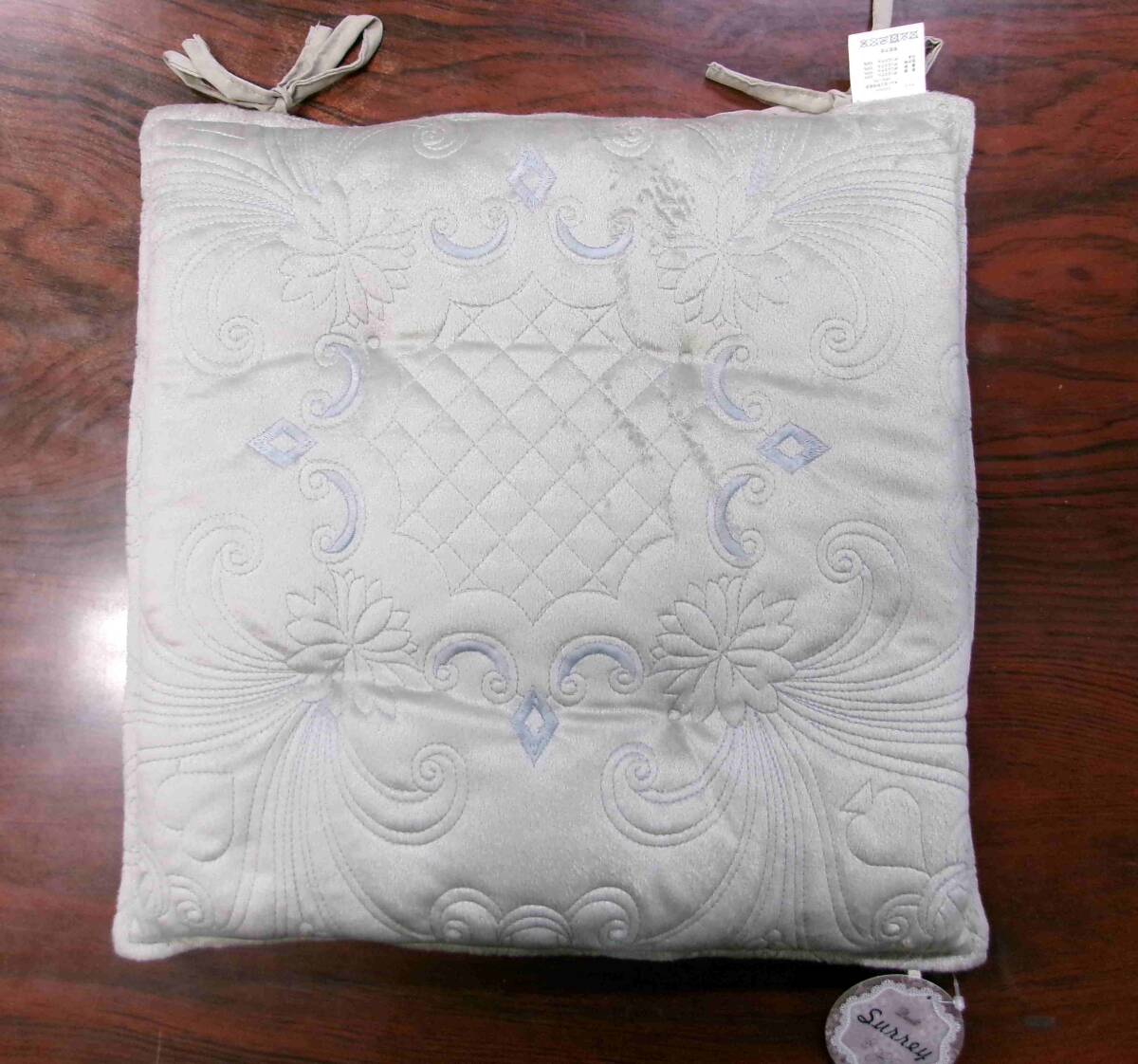 シートクッション 2枚組 B品特価 暖かい ダイニングチェアの座布団 座布団 チェアマット クッション BE 沖縄、諸島部は不可 _画像4