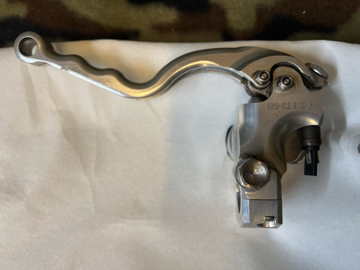 実働車外し BERINGER (ベルリンガー) BR12-17.5 R25-04 中古売り切り! FTR KLX CBR KTM ZX GSXなど色んな車種に! ブレーキ マスター 当時物_画像8