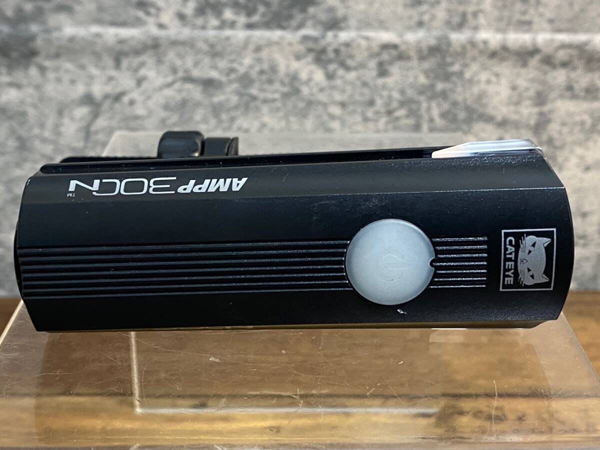 JO015 キャットアイ CATEYE AMPP300N フロントライト 点灯確認済_画像3