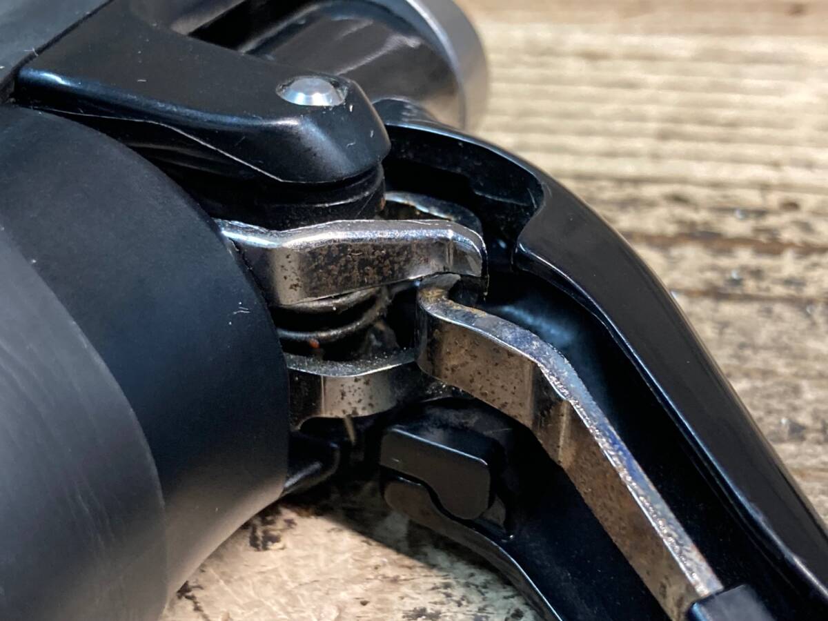 JO118 シマノ SHIMANO 105 ST-5800 STIレバー 2x11S ※左固定部にクラックの為ジャンク_画像7