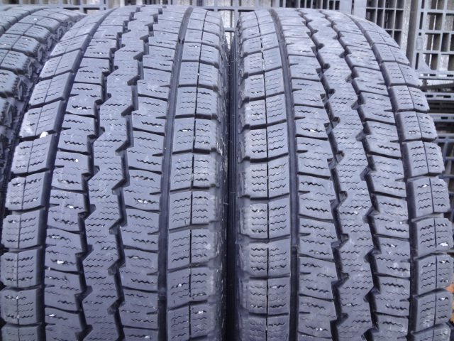 *8864 прекрасный товар 9.5 толщина выпуклости DUNLOP WINTER MAXX SV01 195/80R15 107/105L LT 4шт.@2022 год производства 