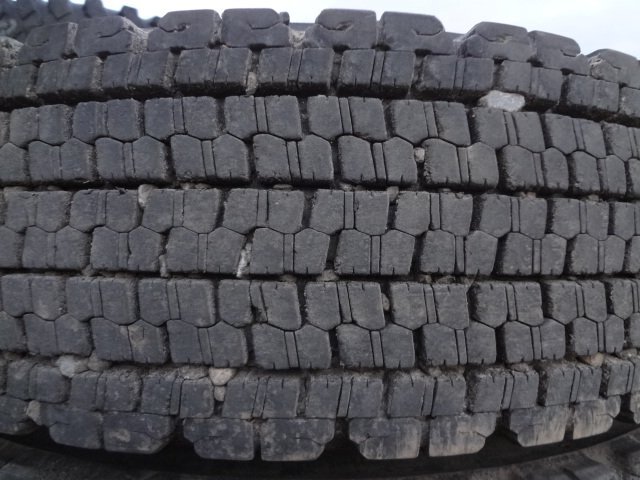 □809 冬 美品9分山～ ブリヂストン W900 225/90R17.5 127/125L 4本 2023年製_画像2