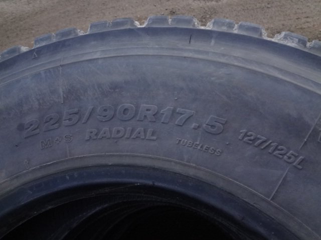 □809 冬 美品9分山～ ブリヂストン W900 225/90R17.5 127/125L 4本 2023年製_画像6