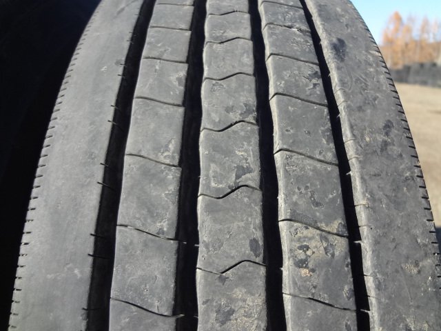 □819 夏 ほぼ新品 DUNLOP SP122 225/90R17.5 127/125L 2本 2024年製_画像3
