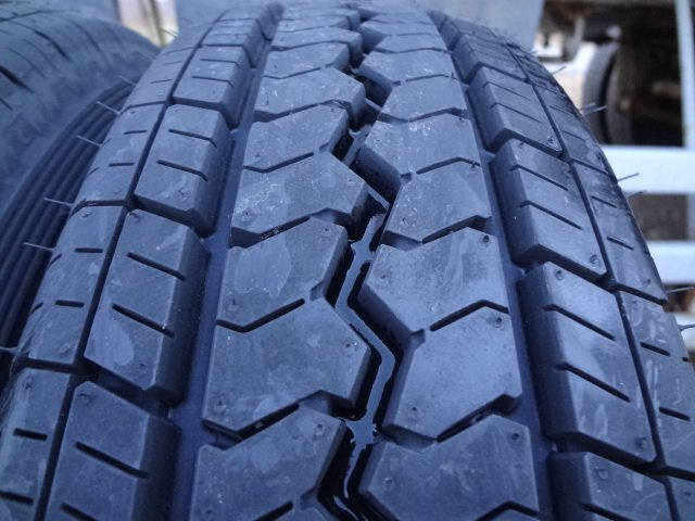 U★147 新品 TOYO V-02e 165/80R14 97/95N LT 4本 2023年製/2024年製　№10上_画像2