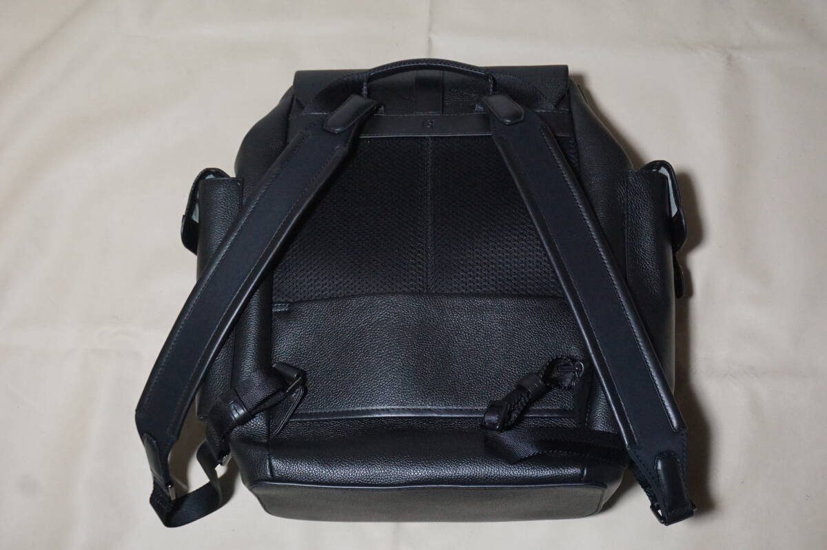 未使用”COLE HAAN 高級牛革大型リュック”PC.タブレット入ります。_画像3